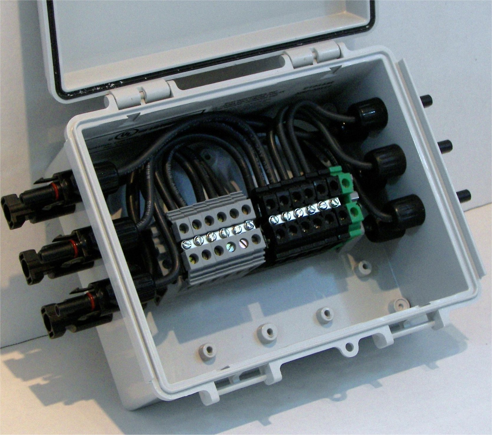 6-String Pre-wired Solar Power Combiner Box