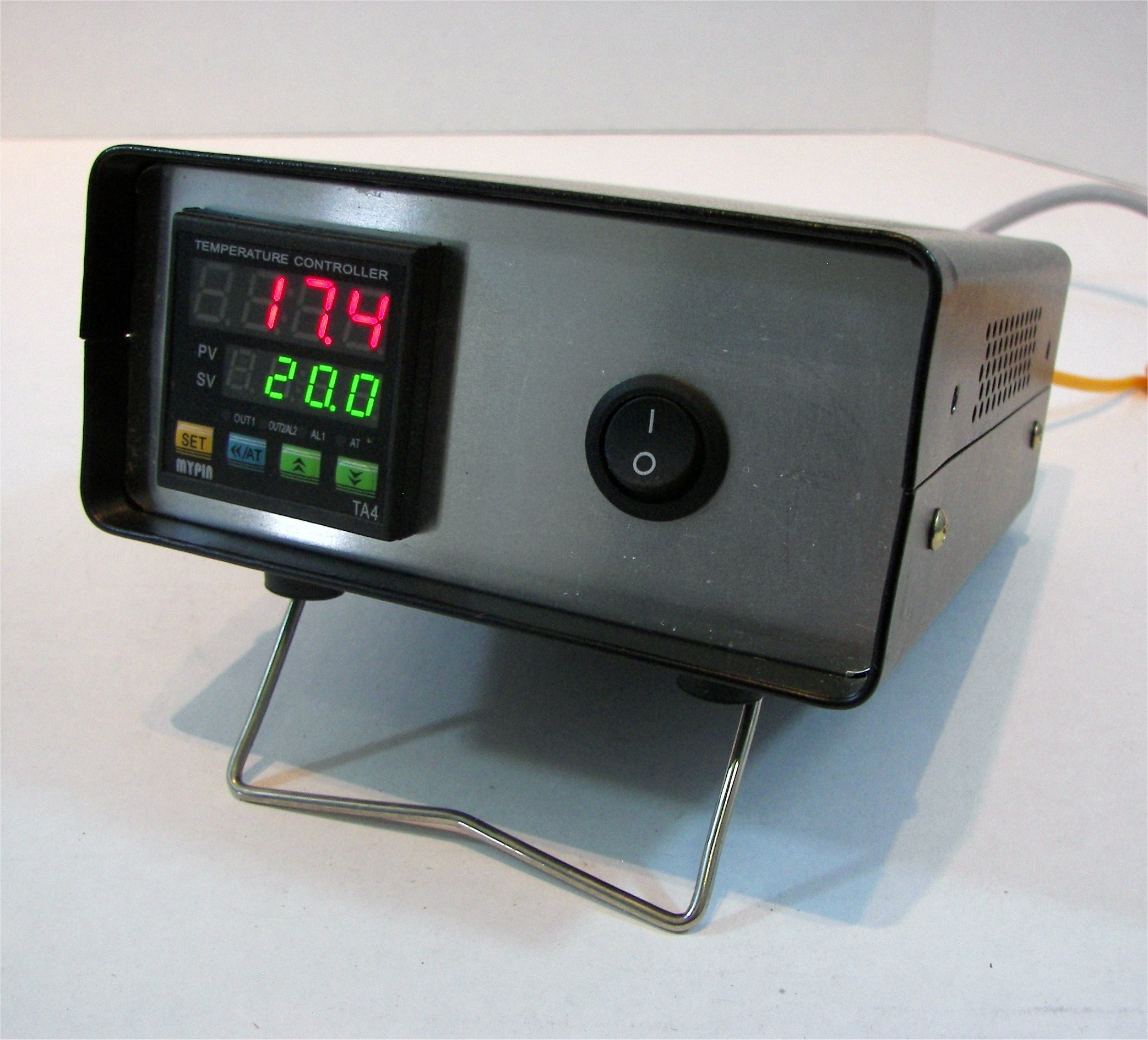 Benchtop Meters & Controllers